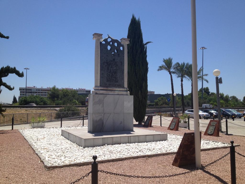 Ibis Budget Sevilla Aeropuerto Екстер'єр фото