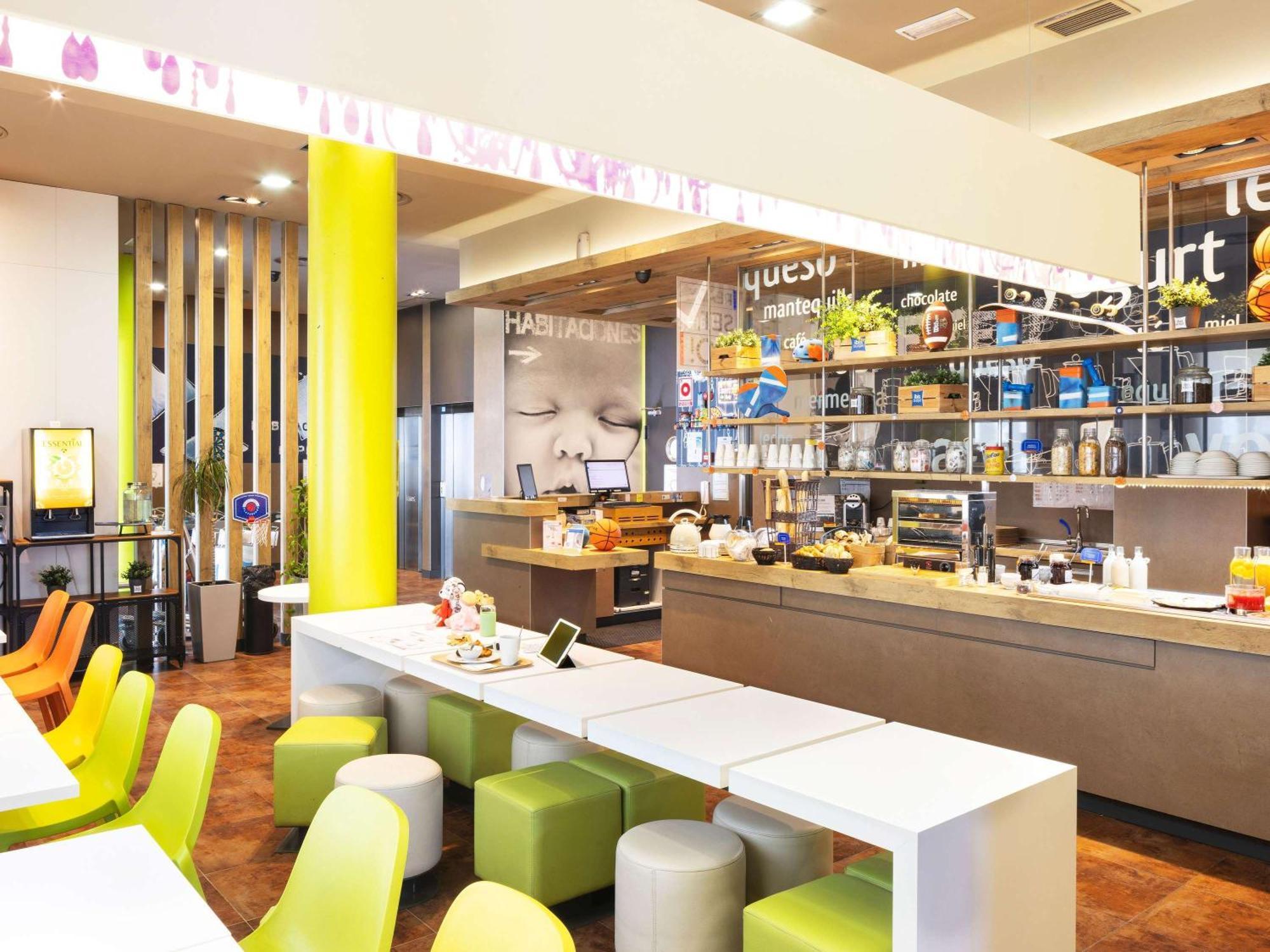 Ibis Budget Sevilla Aeropuerto Екстер'єр фото