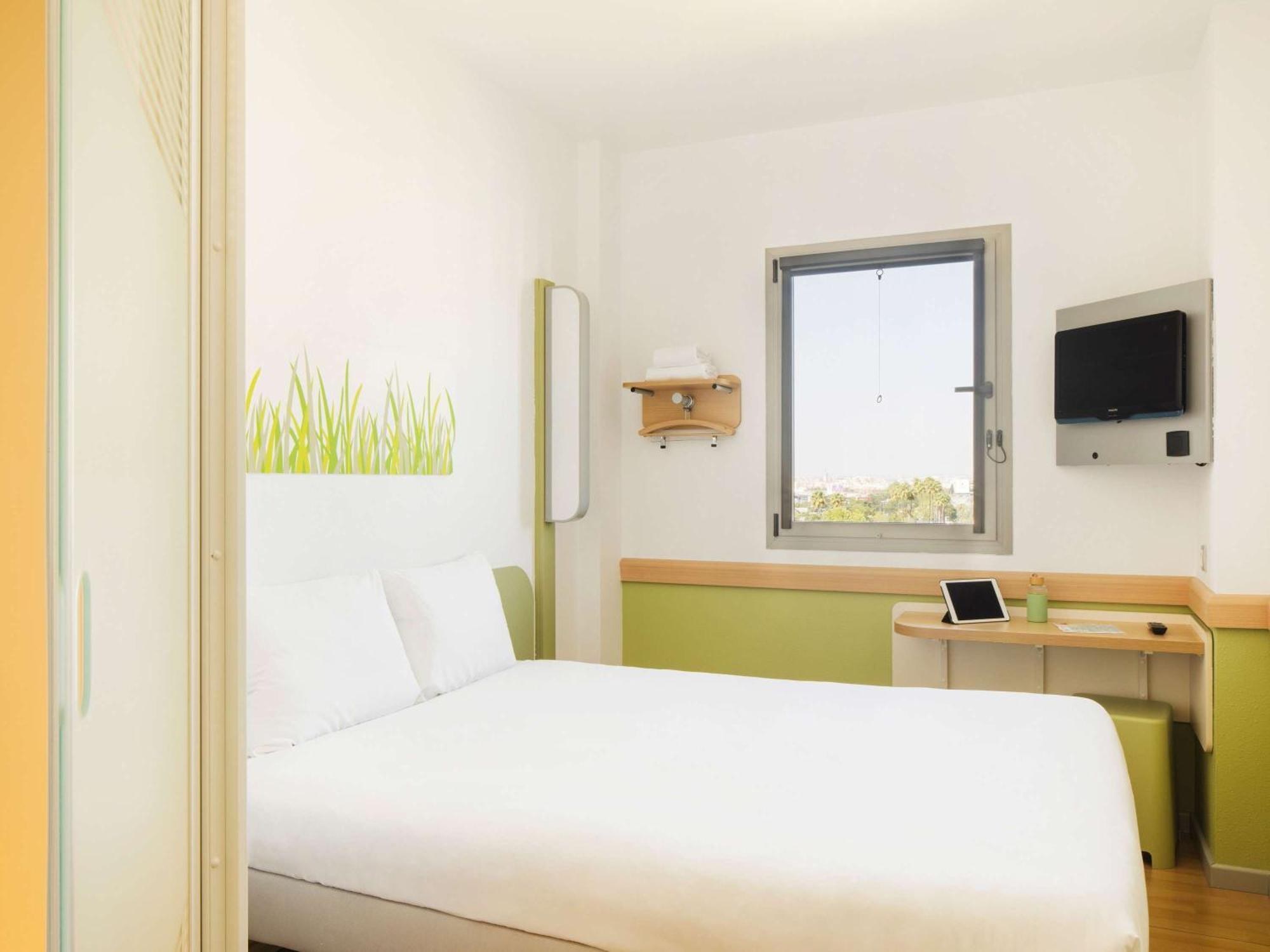 Ibis Budget Sevilla Aeropuerto Екстер'єр фото
