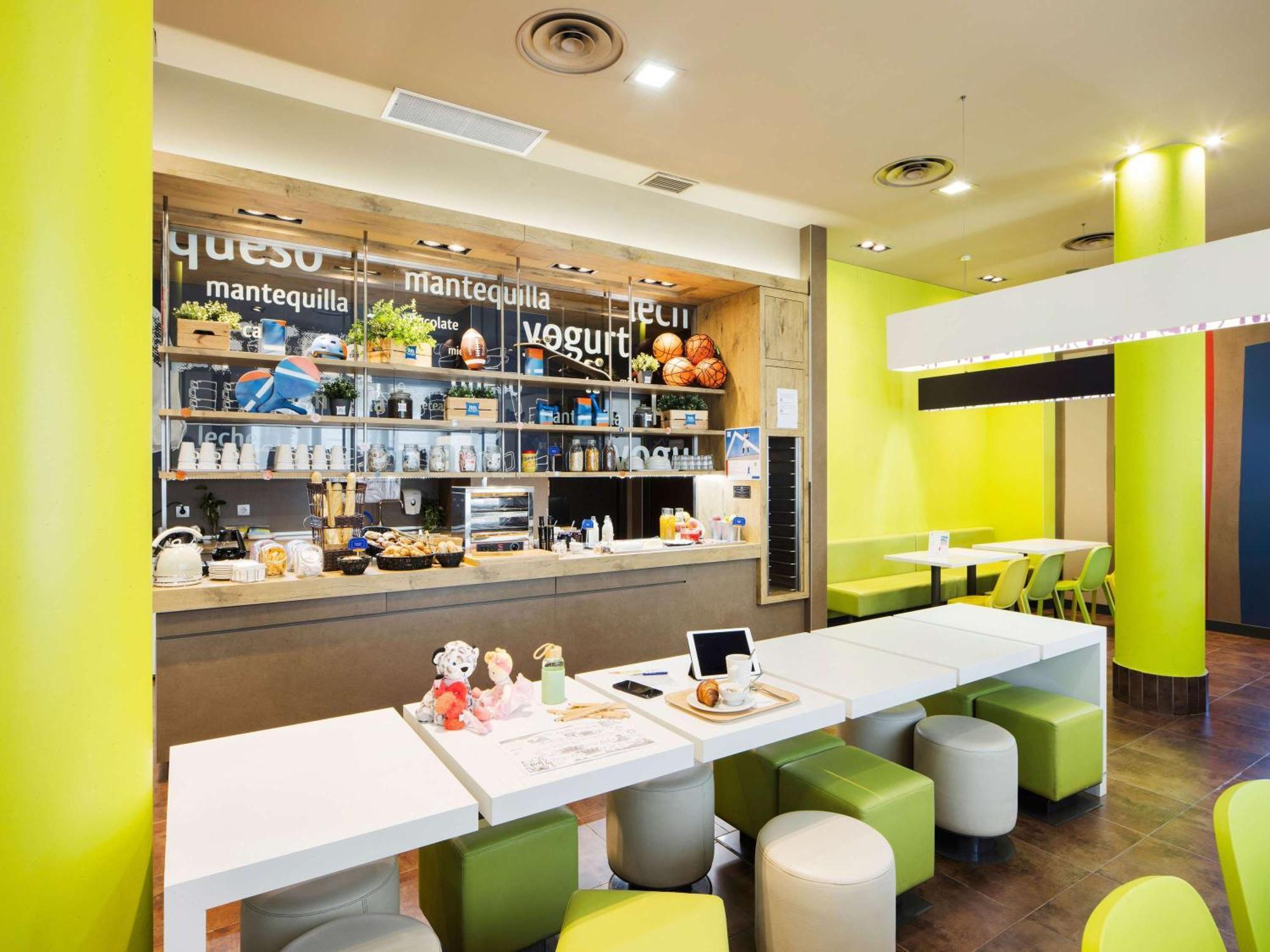 Ibis Budget Sevilla Aeropuerto Екстер'єр фото