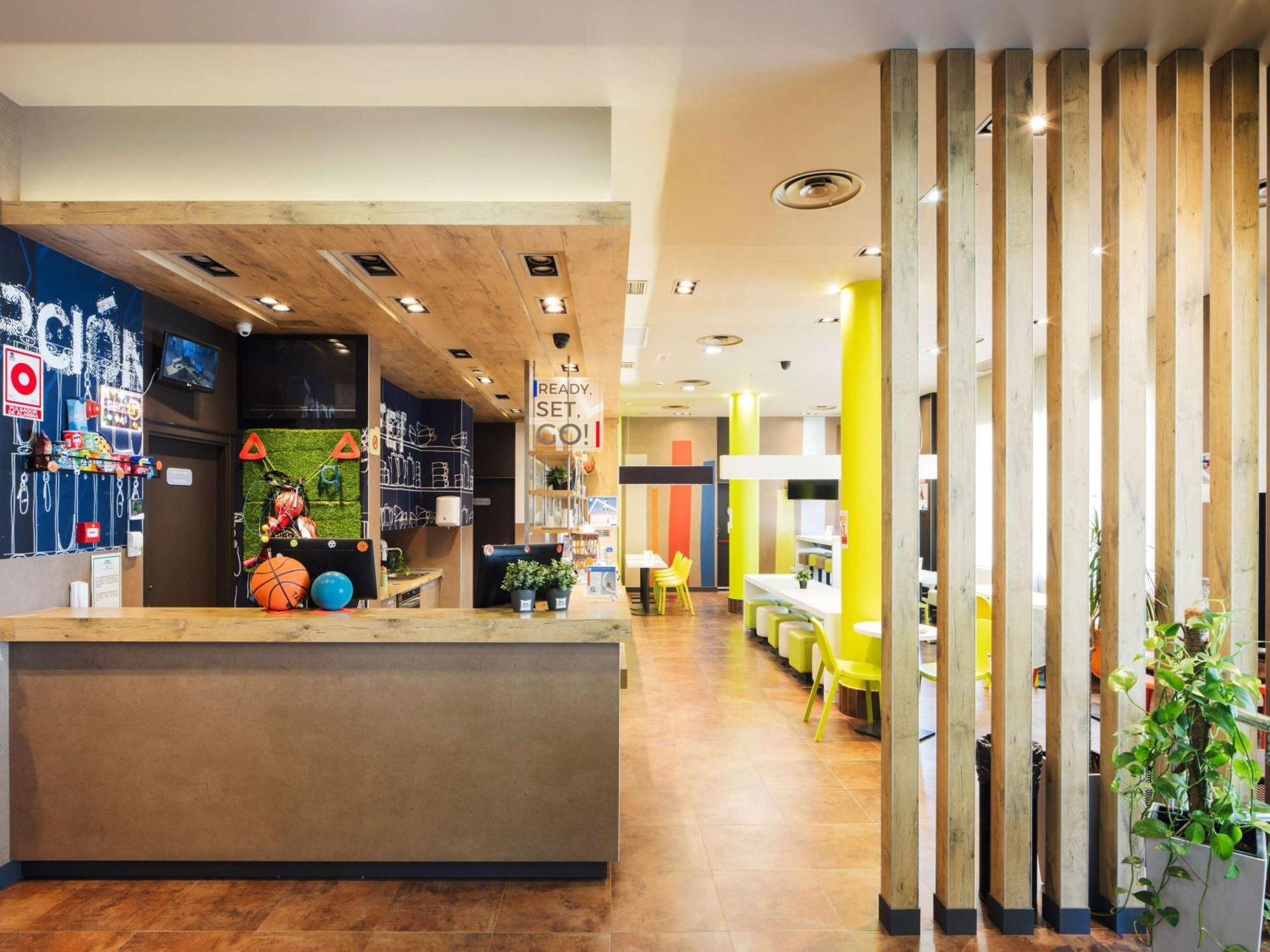 Ibis Budget Sevilla Aeropuerto Екстер'єр фото